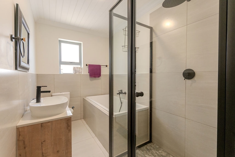 To Let 2 Bedroom Property for Rent in Welgedaan Estate Western Cape